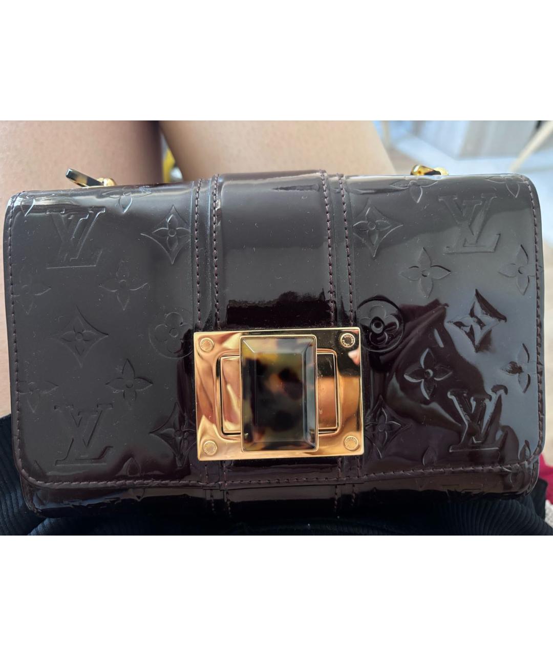 LOUIS VUITTON Бордовая сумка через плечо из лакированной кожи, фото 3