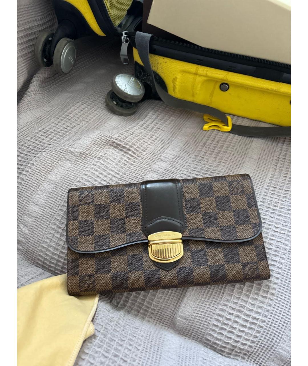 LOUIS VUITTON Коричневый кошелек, фото 3