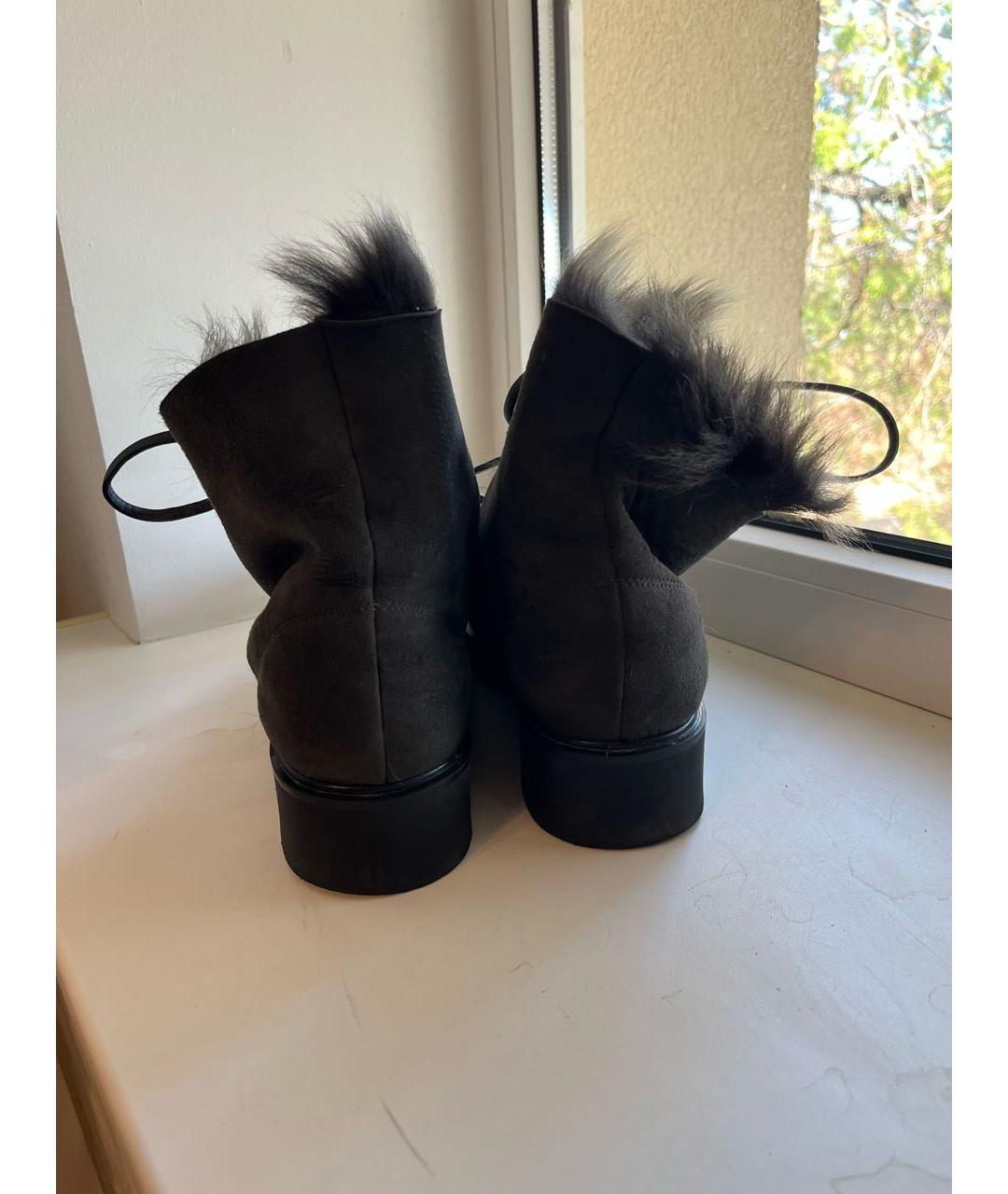 STUART WEITZMAN Серые замшевые ботинки, фото 4