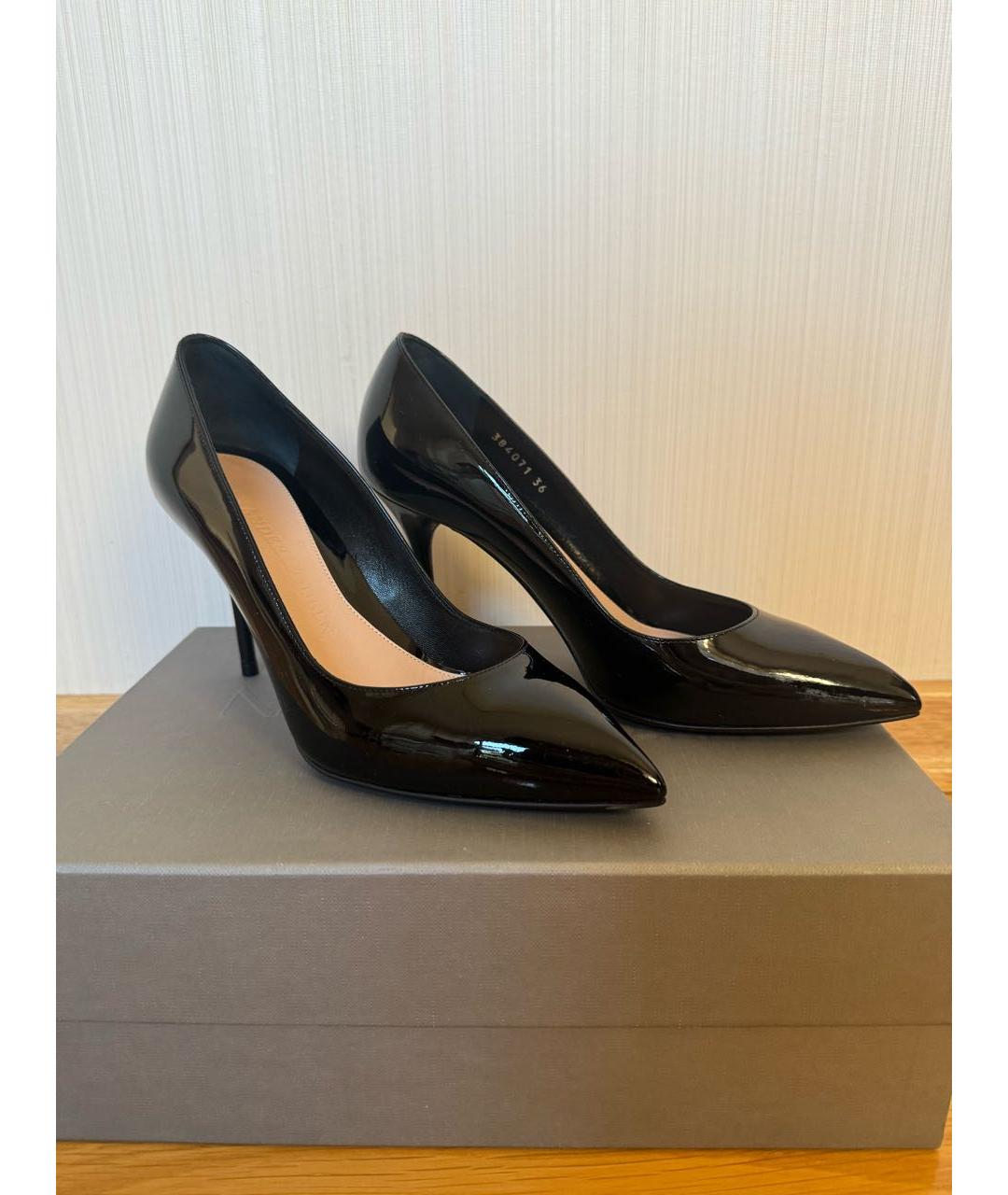 ALEXANDER MCQUEEN Черные туфли из лакированной кожи, фото 4