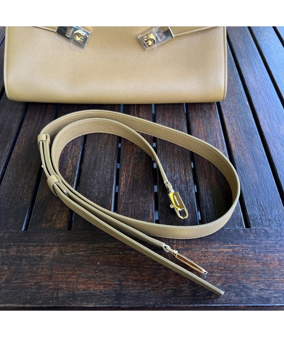 FERRAGAMO Кожаная сумка с короткими ручками, фото 8