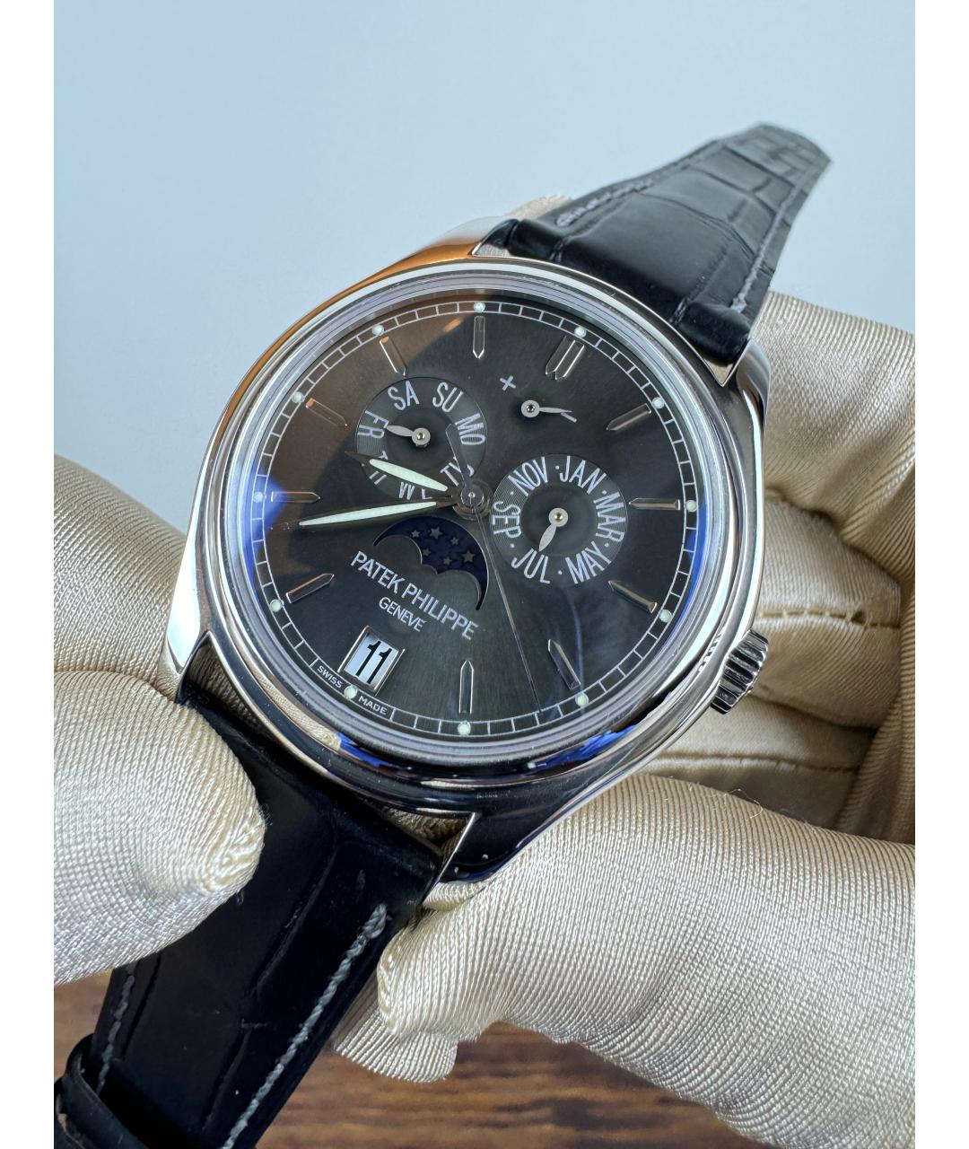 PATEK PHILIPPE Черные платиновые часы, фото 2