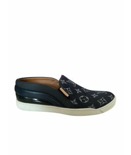 LOUIS VUITTON Слипоны