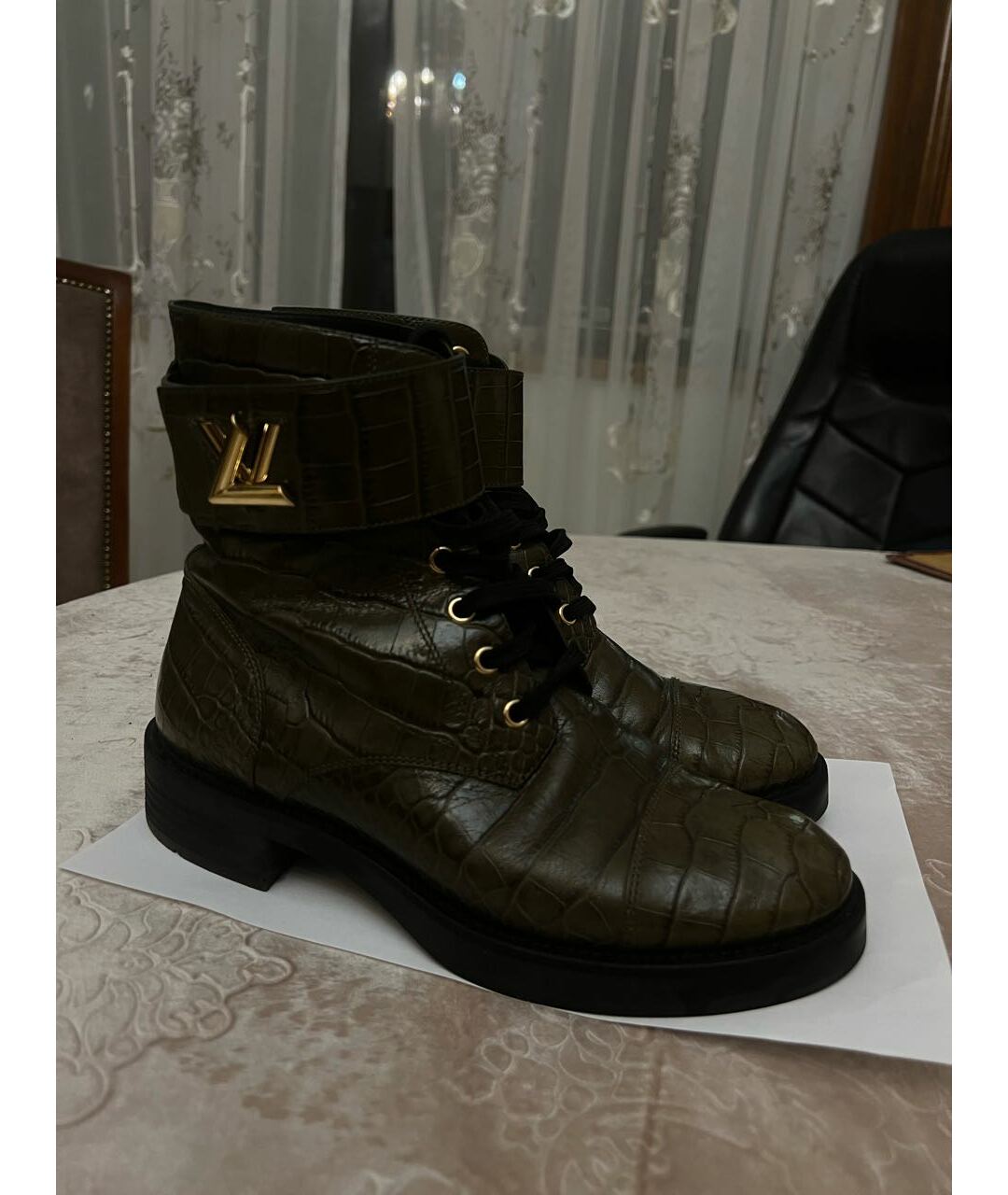 LOUIS VUITTON PRE-OWNED Хаки кожаные ботинки, фото 7