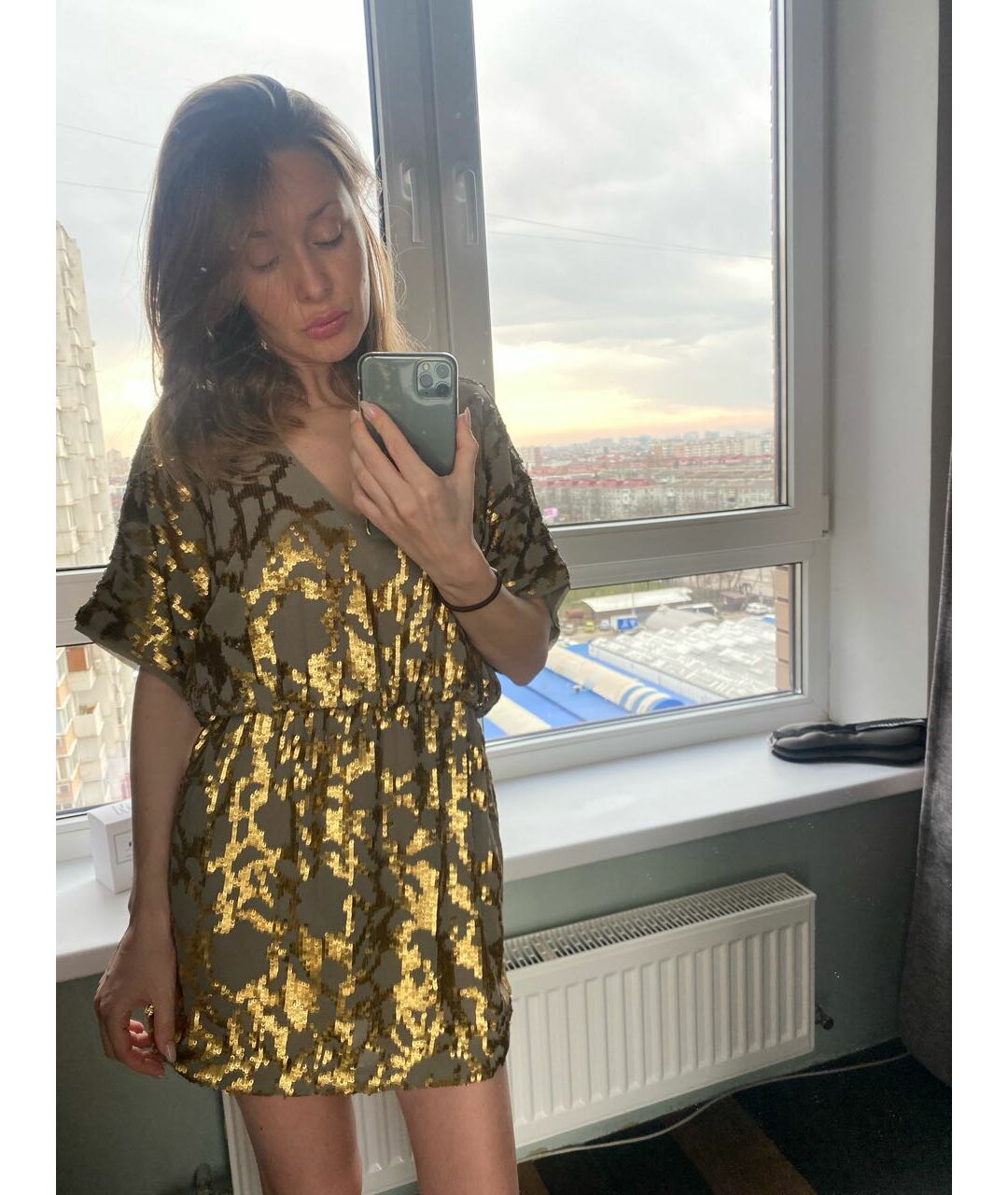 HOSS INTROPIA Золотое креповое коктейльное платье, фото 3