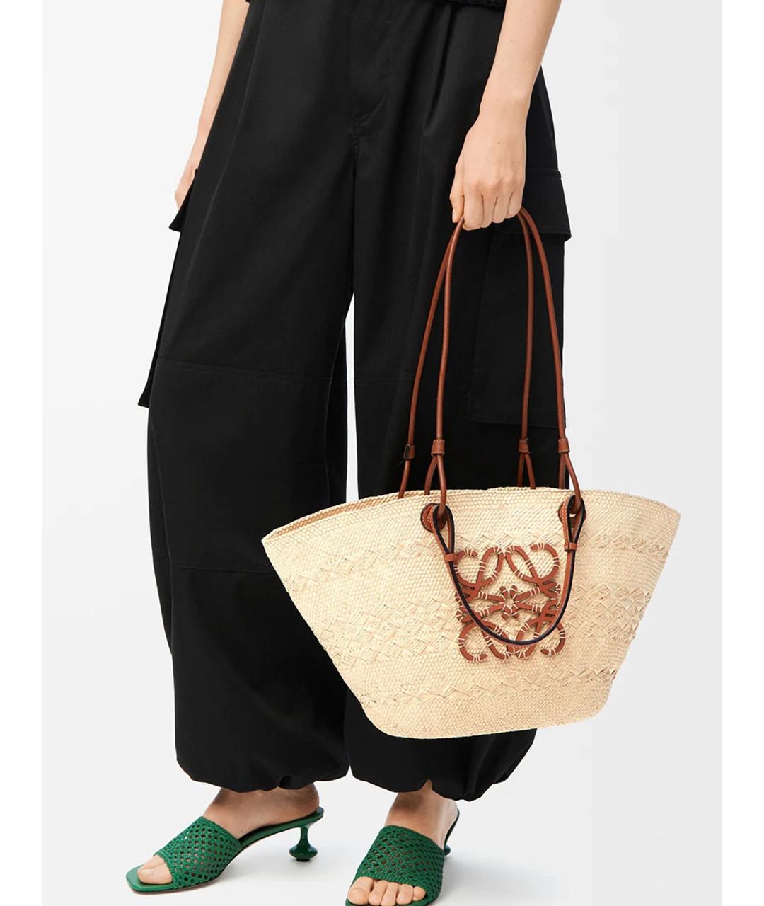 LOEWE Бежевая пелетеная сумка тоут, фото 2