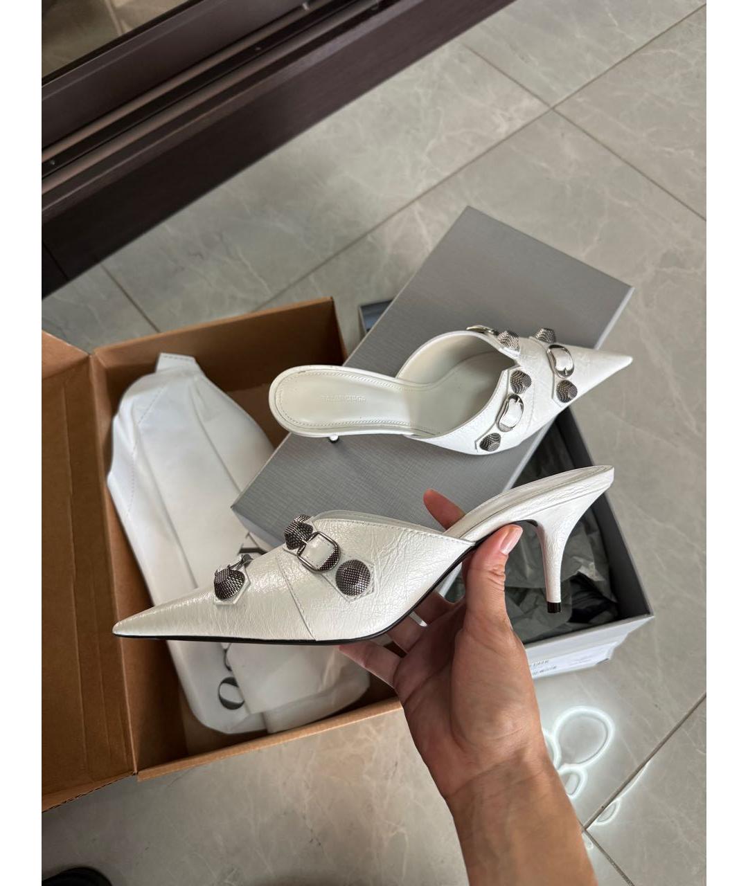 BALENCIAGA Белые кожаные мюли, фото 2