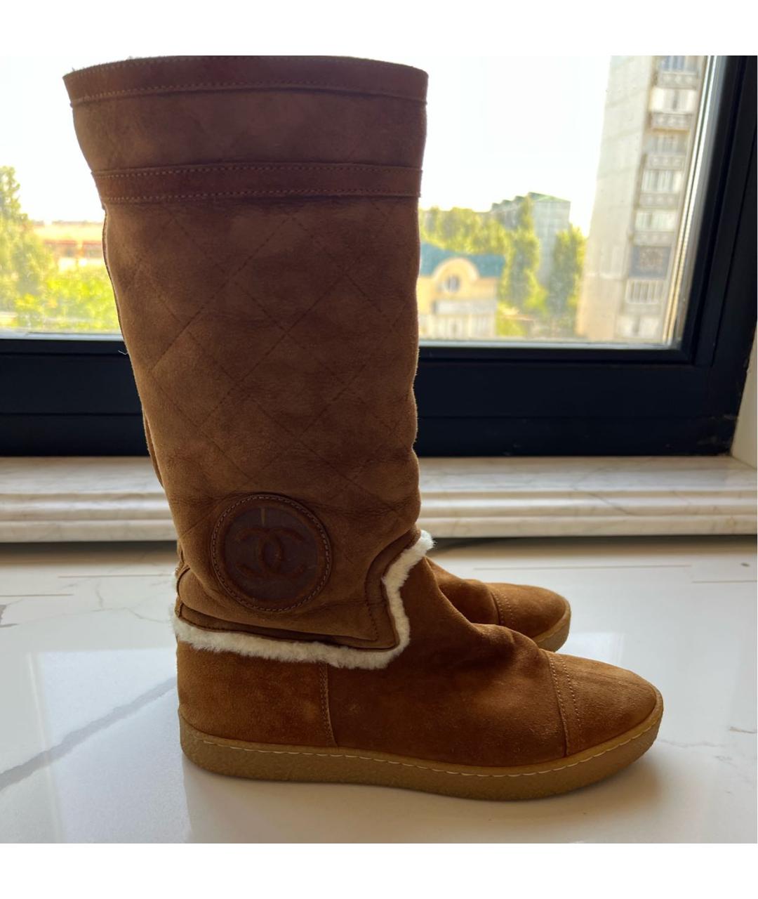 CHANEL Коричневые замшевые сапоги, фото 7