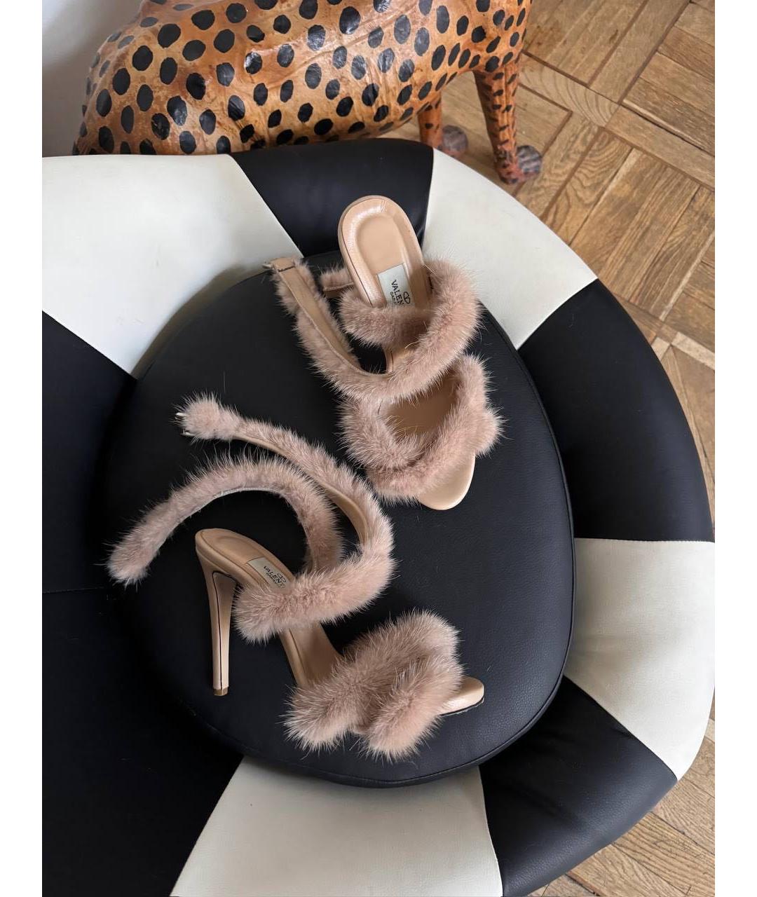 VALENTINO Бежевые босоножки, фото 3