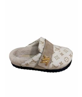 LOUIS VUITTON Мюли