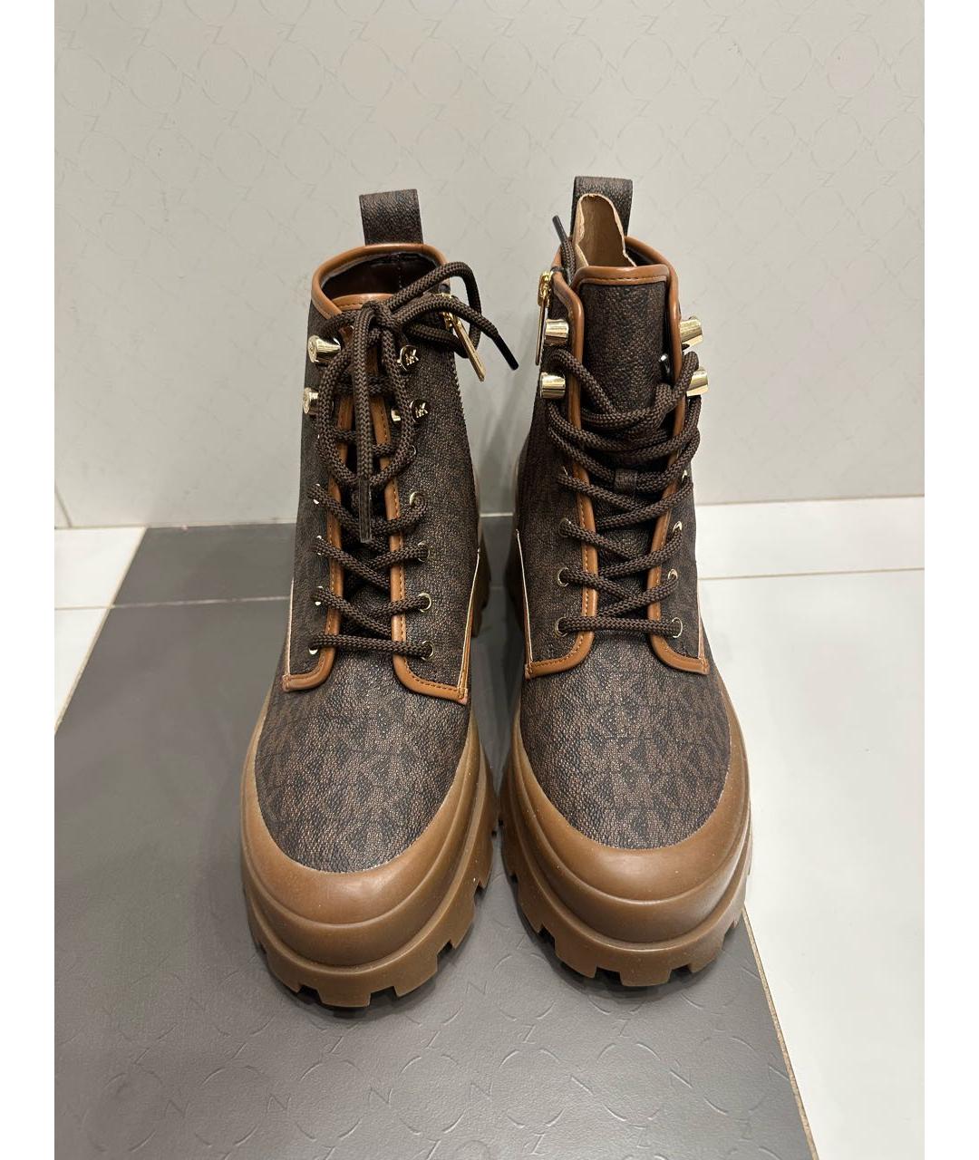 MICHAEL KORS Коричневые ботинки из искусственной кожи, фото 2