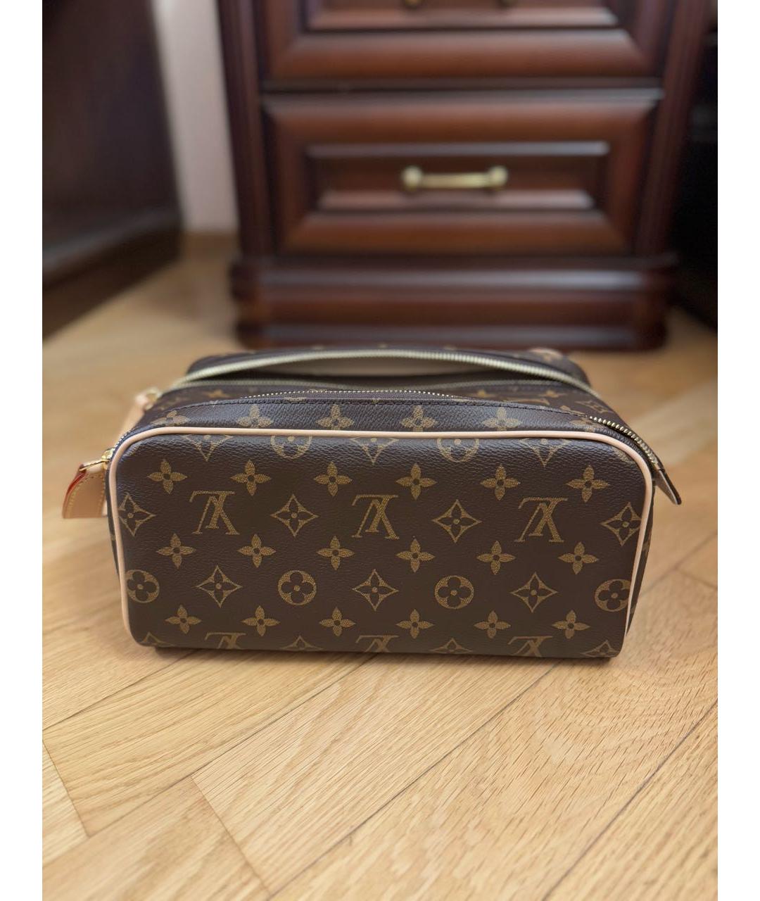 LOUIS VUITTON Коричневая кожаная косметичка, фото 8