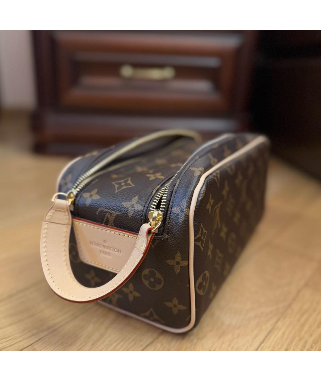 LOUIS VUITTON Коричневая кожаная косметичка, фото 2