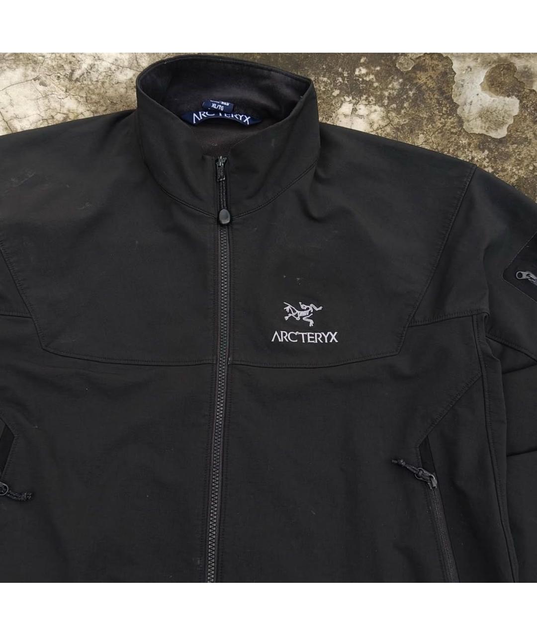 ARCTERYX Черная полиэстеровая куртка, фото 4