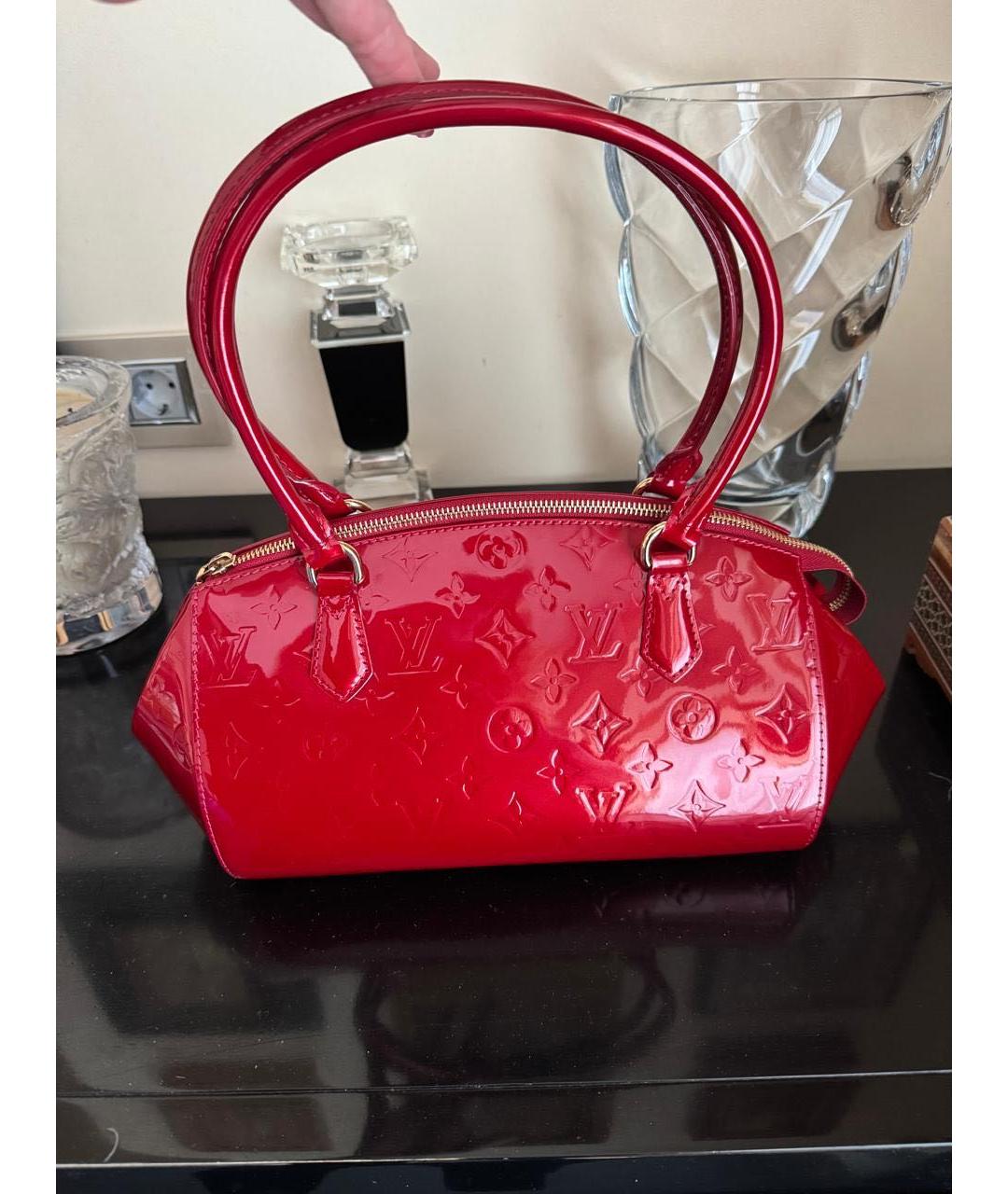 LOUIS VUITTON Бордовая сумка с короткими ручками из лакированной кожи, фото 5