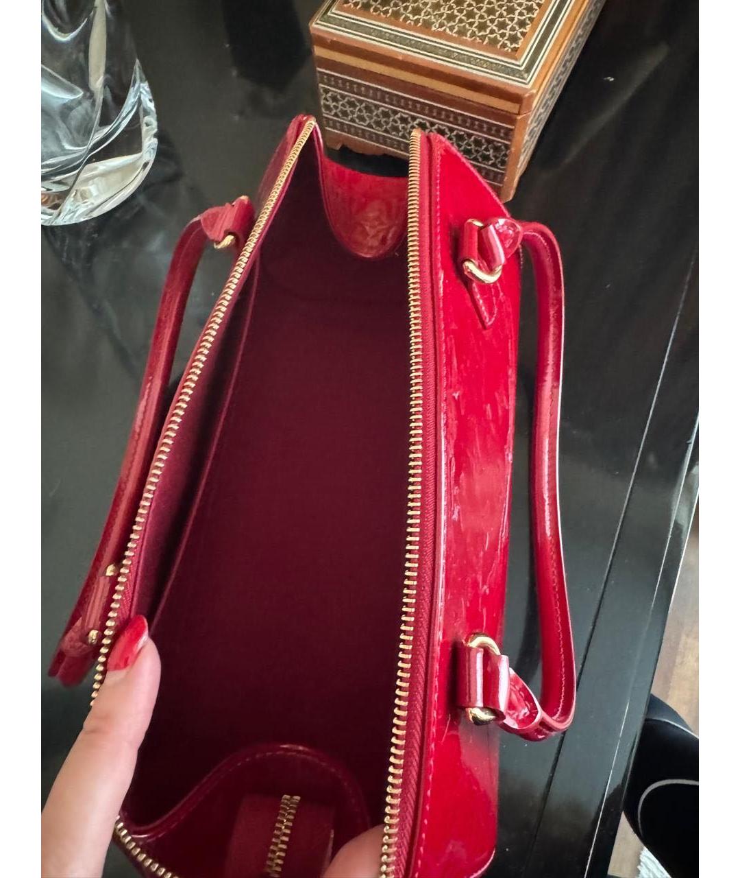 LOUIS VUITTON Бордовая сумка с короткими ручками из лакированной кожи, фото 4