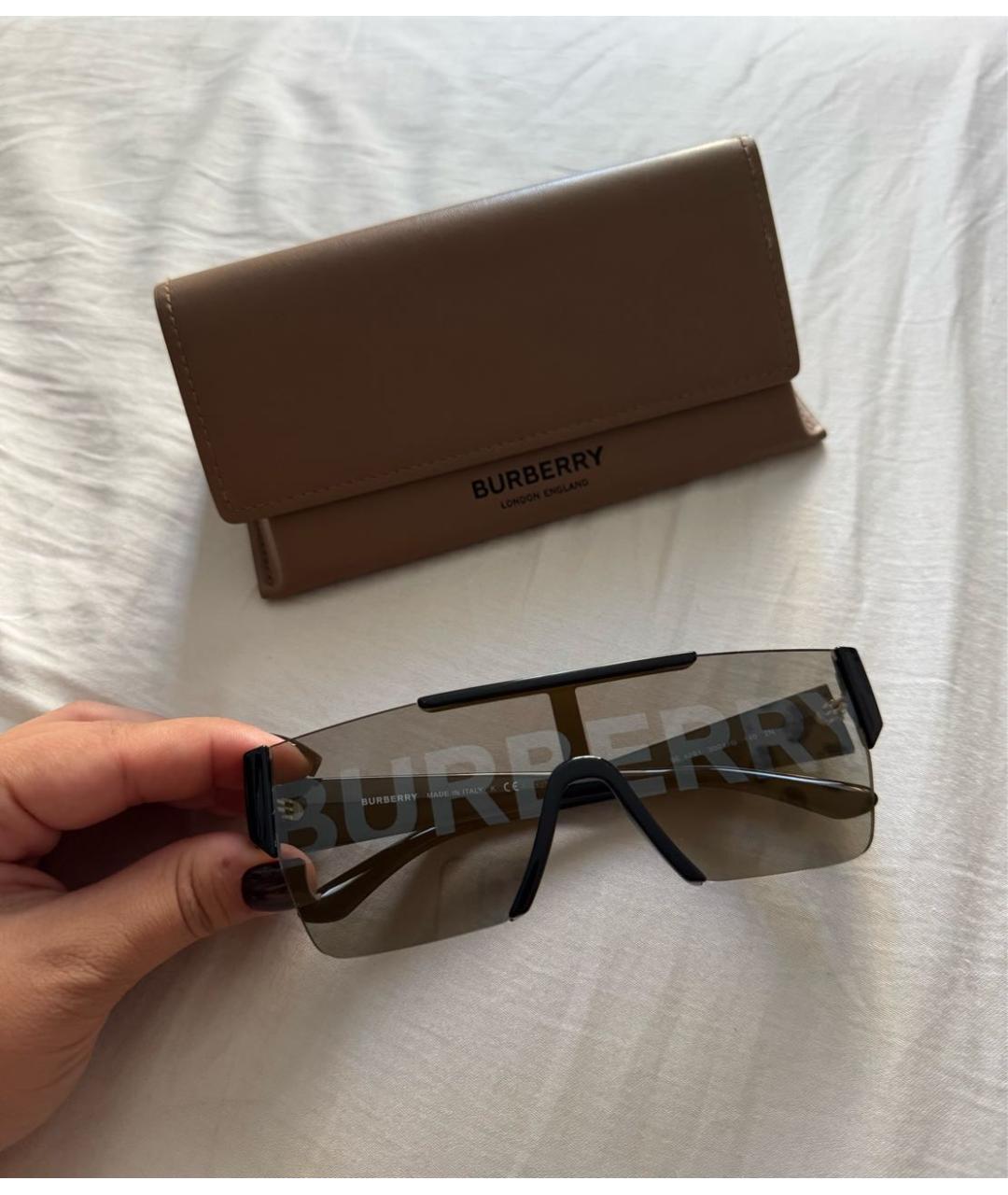 BURBERRY Черные пластиковые солнцезащитные очки, фото 6