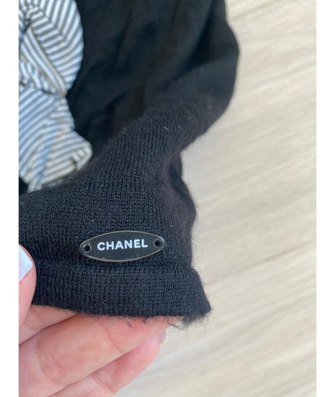 CHANEL Черная кашемировая майка, фото 3