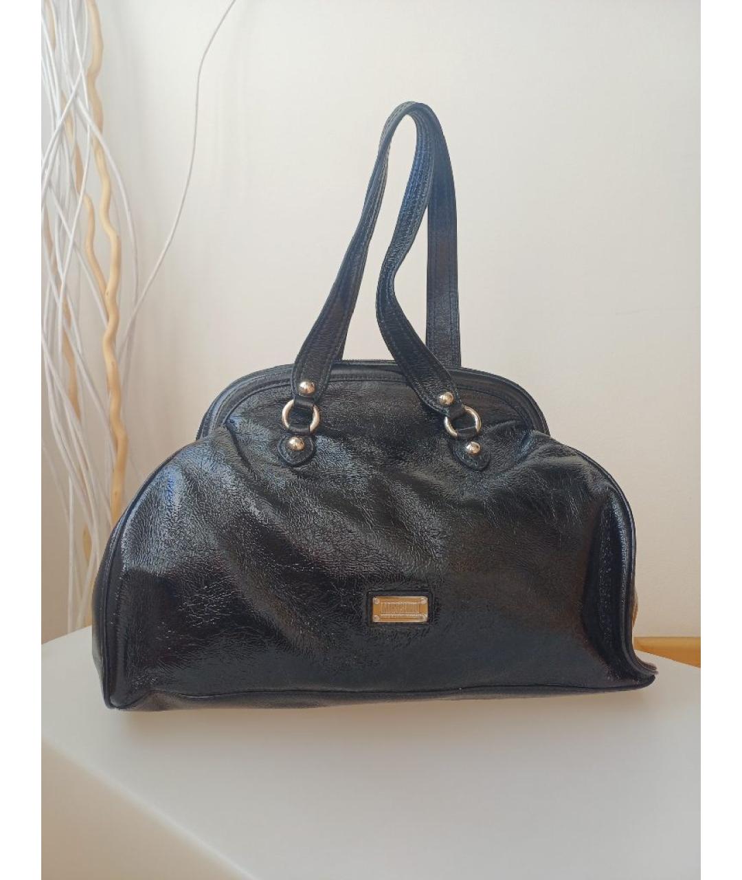 MOSCHINO Черная сумка тоут из лакированной кожи, фото 4