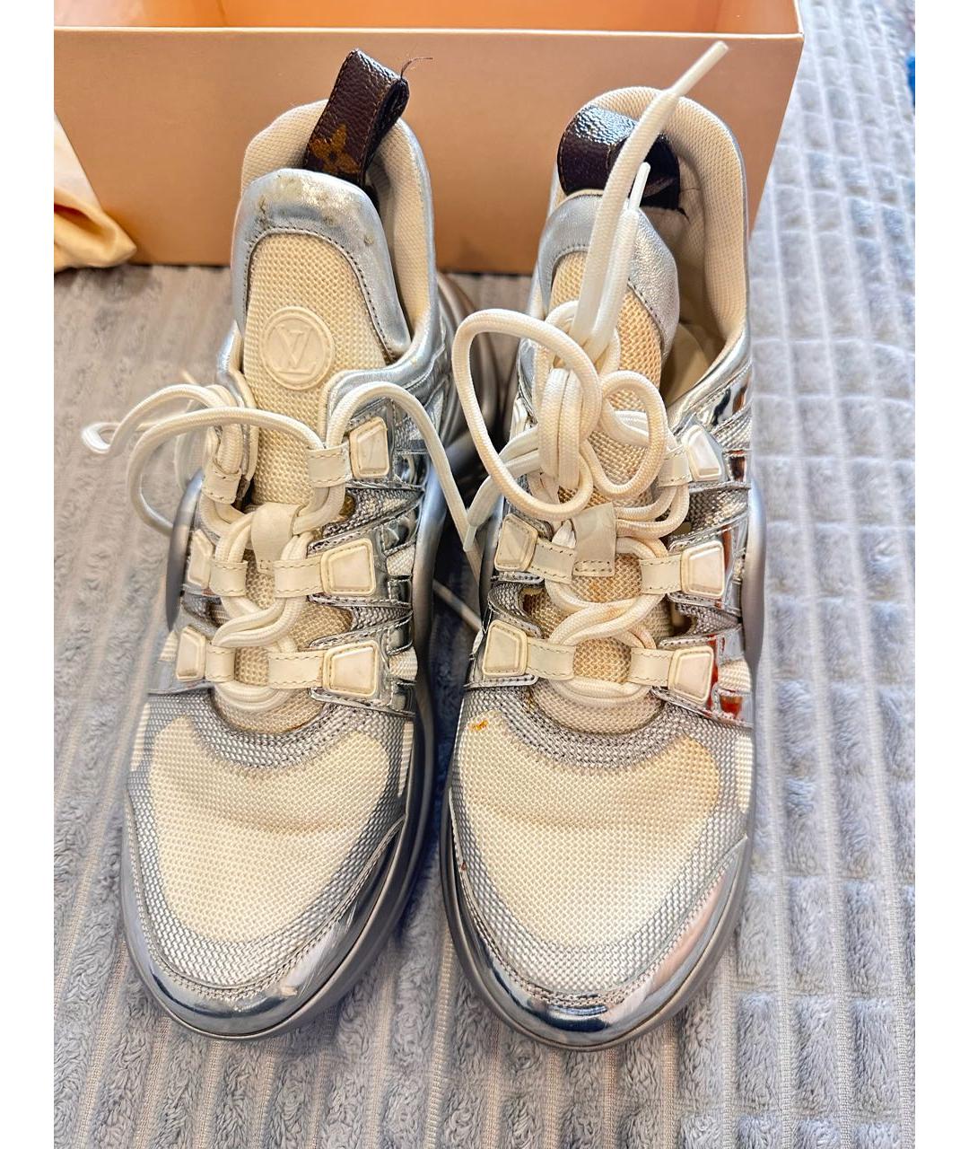 LOUIS VUITTON Серебряные кожаные кроссовки, фото 3