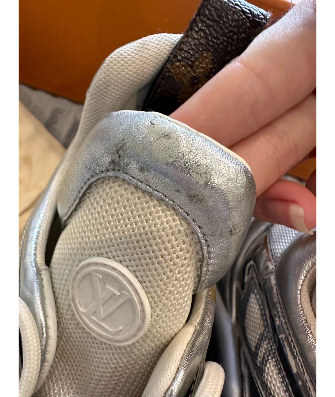 LOUIS VUITTON Серебряные кожаные кроссовки, фото 6