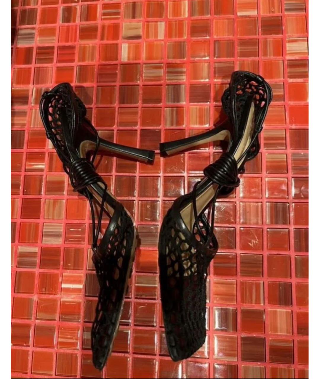 BOTTEGA VENETA Черные кожаные босоножки, фото 5