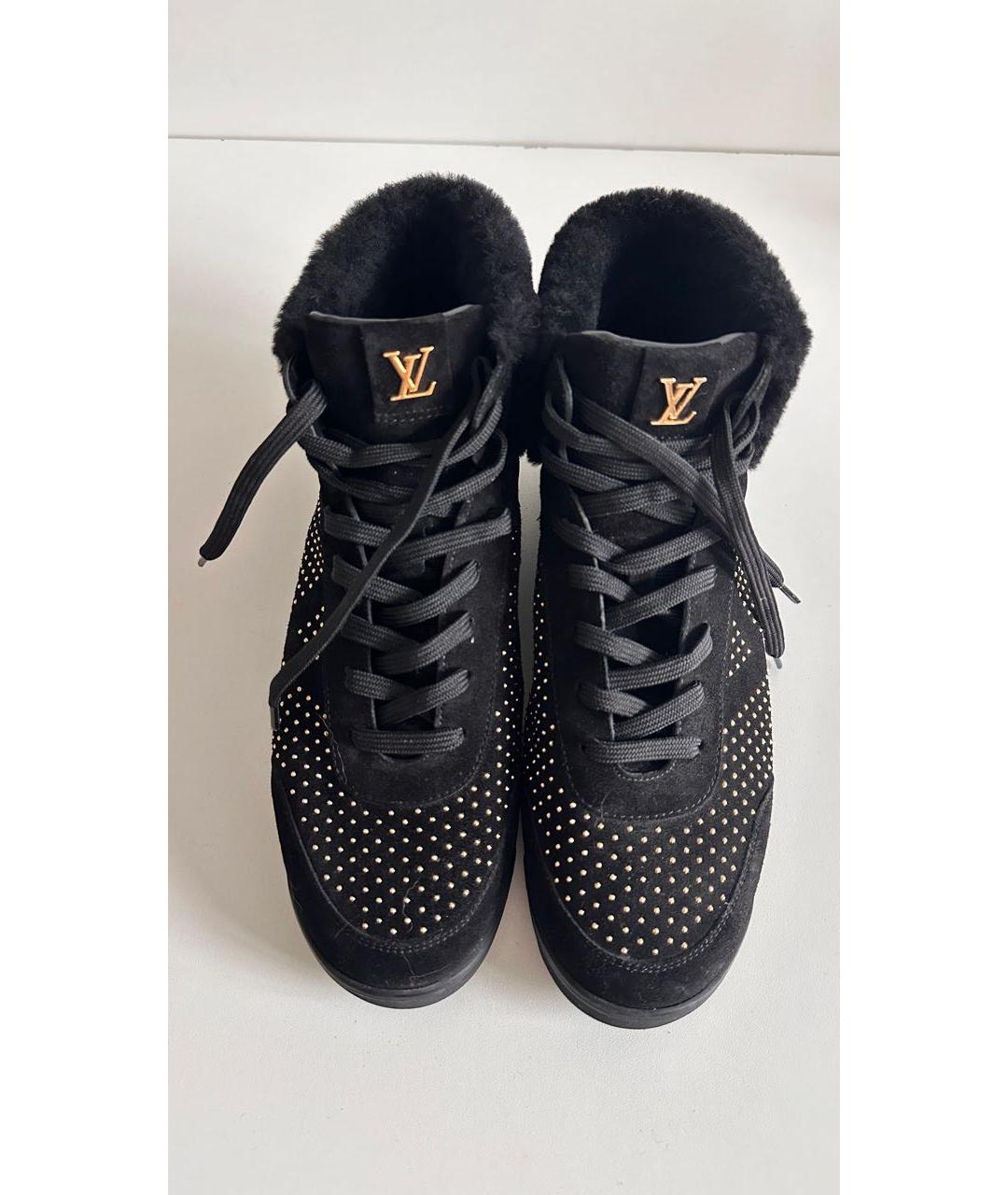 LOUIS VUITTON Черные замшевые ботинки, фото 2