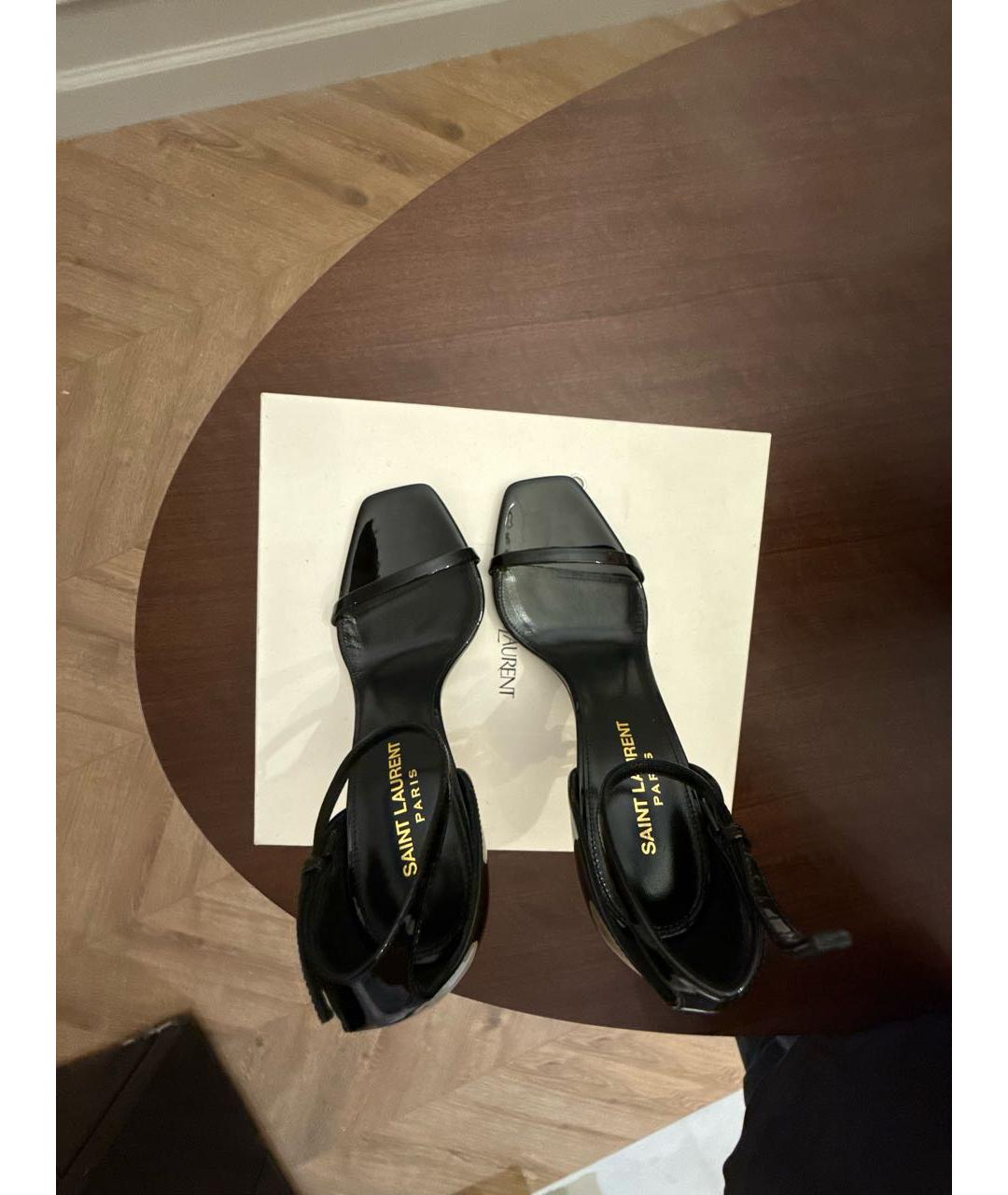 SAINT LAURENT Черные босоножки из лакированной кожи, фото 3
