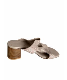 LOUIS VUITTON Мюли