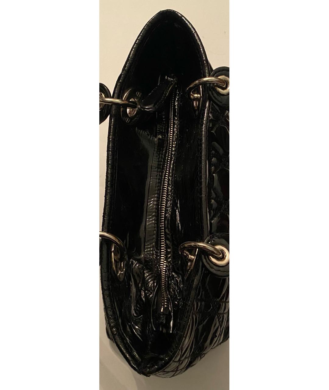 CHRISTIAN DIOR Черная сумка с короткими ручками из лакированной кожи, фото 6