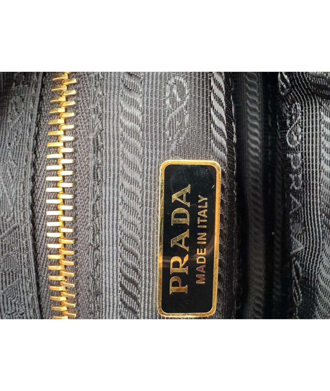 PRADA Черная сумка через плечо из лакированной кожи, фото 6