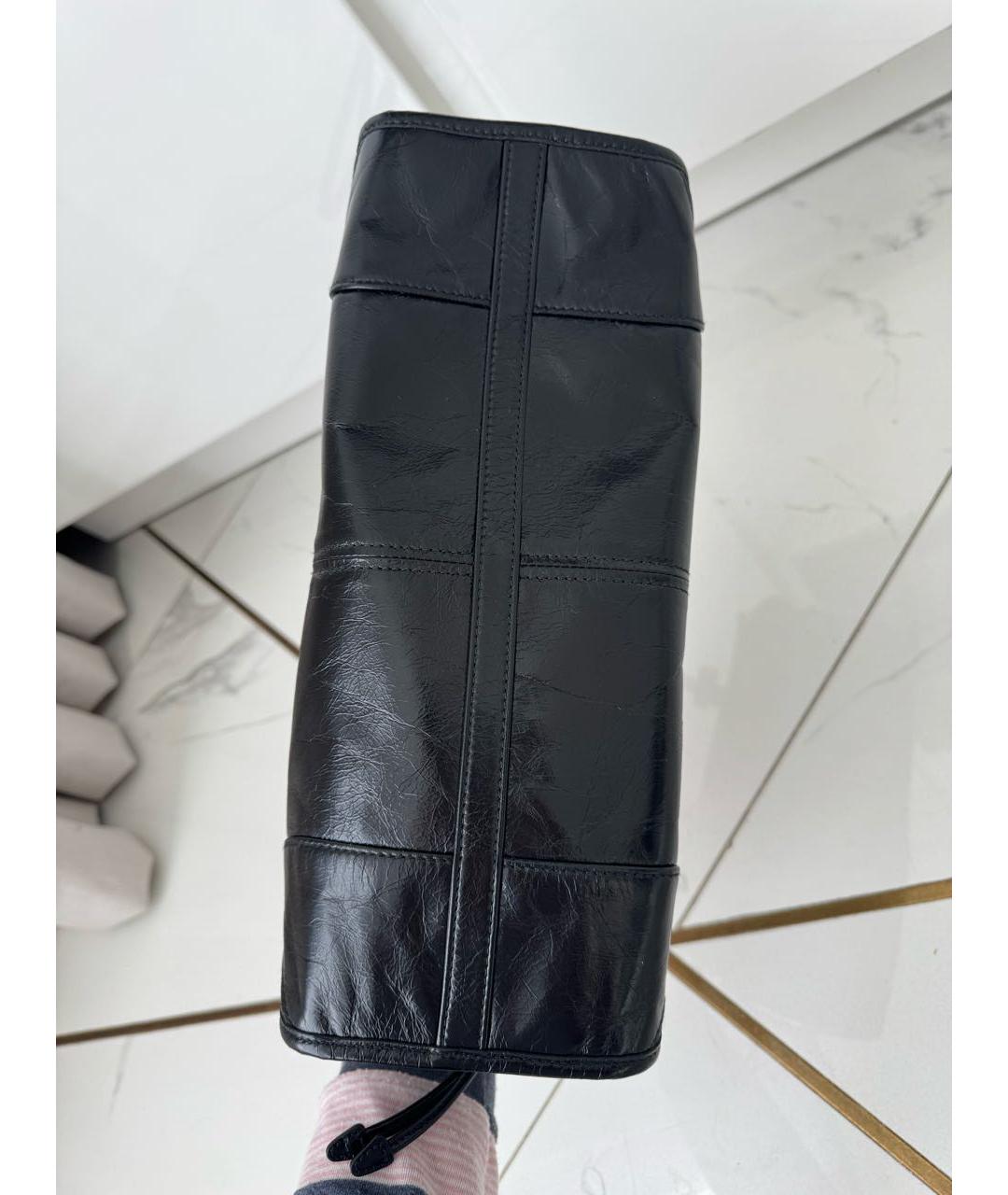 PRADA Черная сумка через плечо из лакированной кожи, фото 4