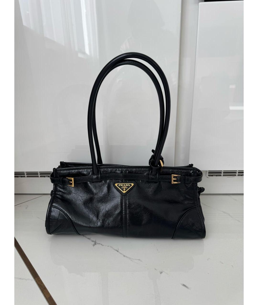 PRADA Черная сумка через плечо из лакированной кожи, фото 9