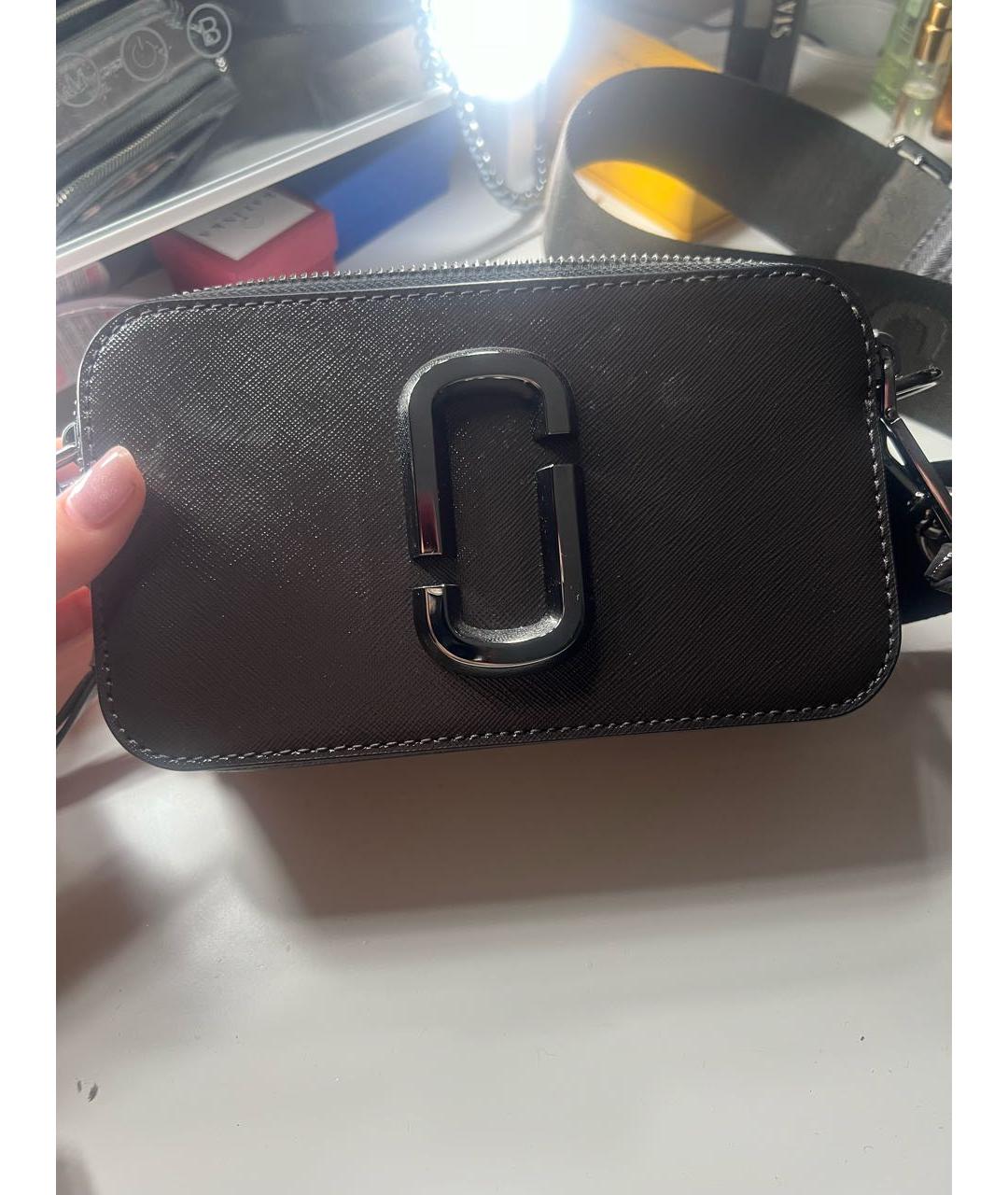 MARC BY MARC JACOBS Серая сумка через плечо из лакированной кожи, фото 2