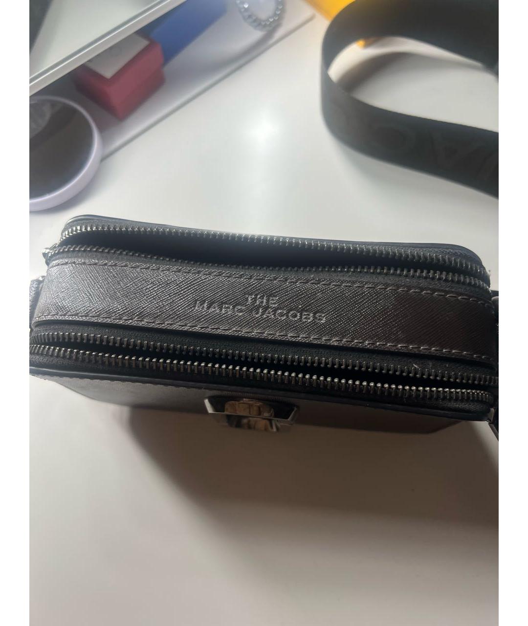 MARC BY MARC JACOBS Серая сумка через плечо из лакированной кожи, фото 4