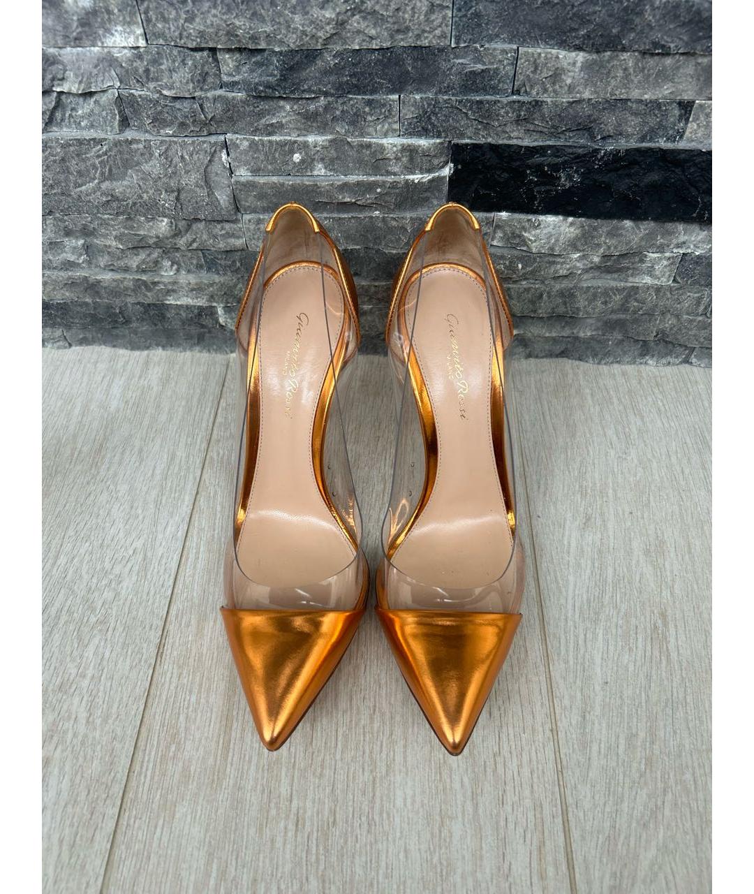 GIANVITO ROSSI Золотые кожаные лодочки на низком каблуке, фото 2