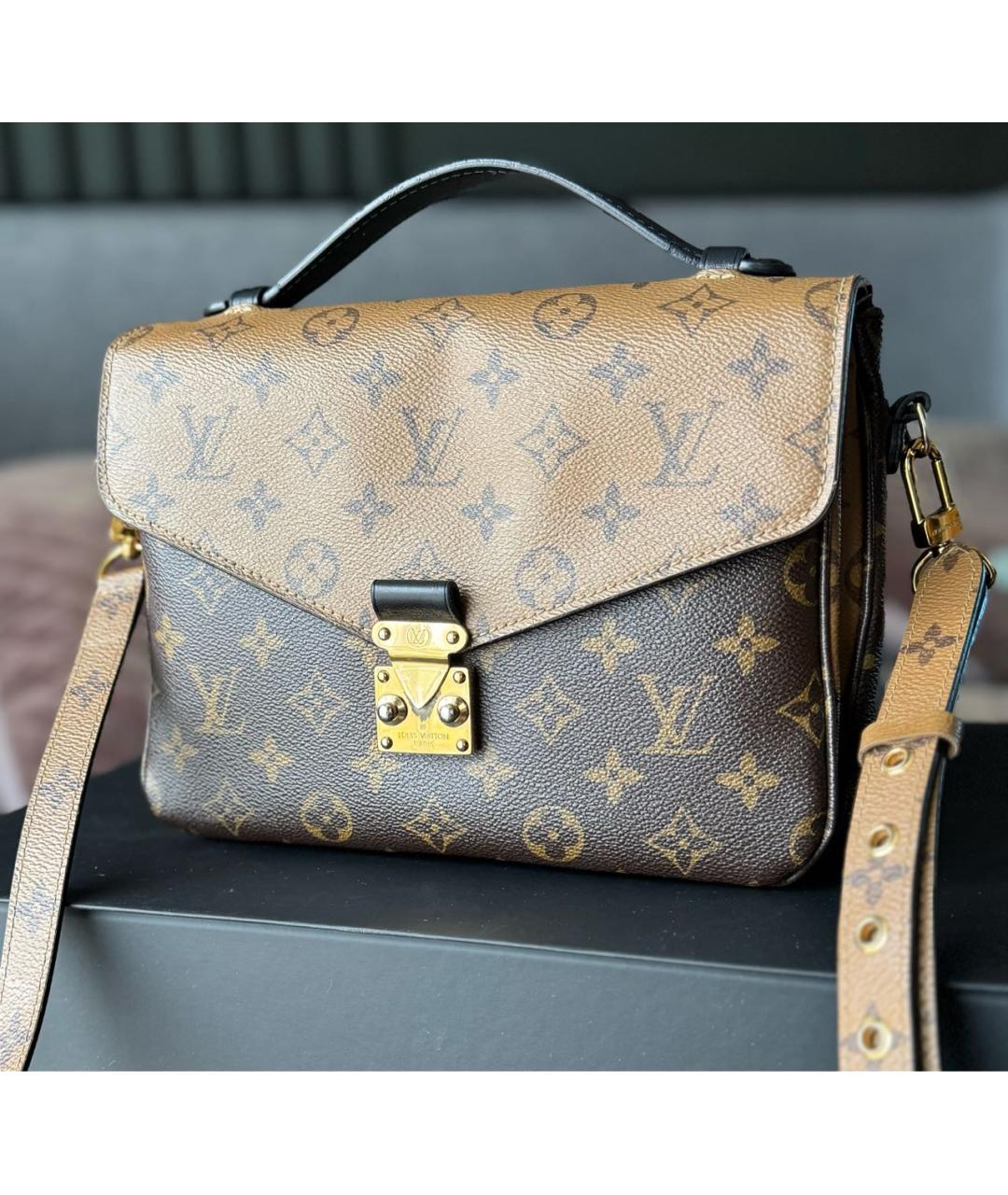 LOUIS VUITTON Коричневая сумка через плечо из искусственной кожи, фото 2