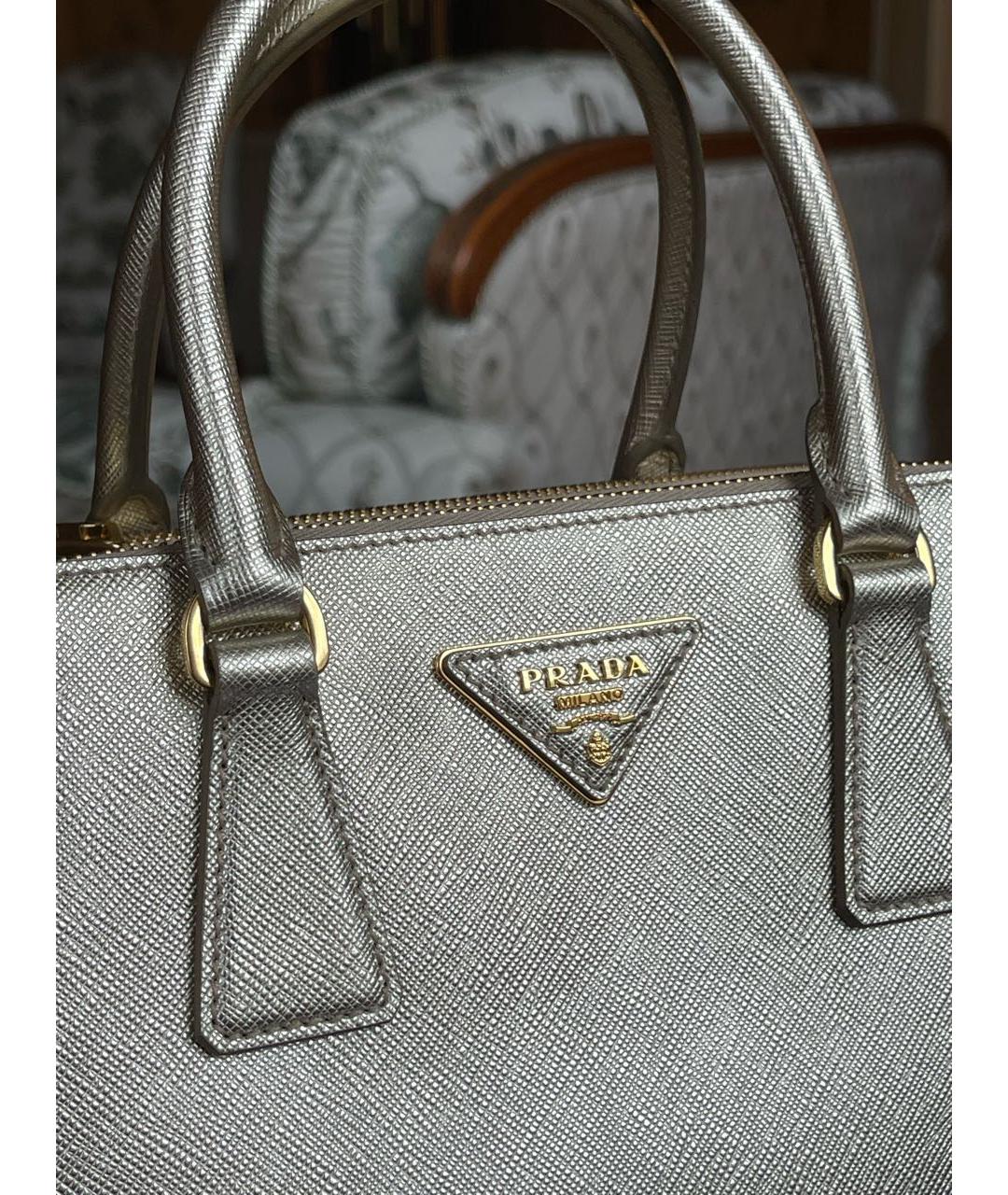 PRADA Золотая кожаная сумка тоут, фото 6