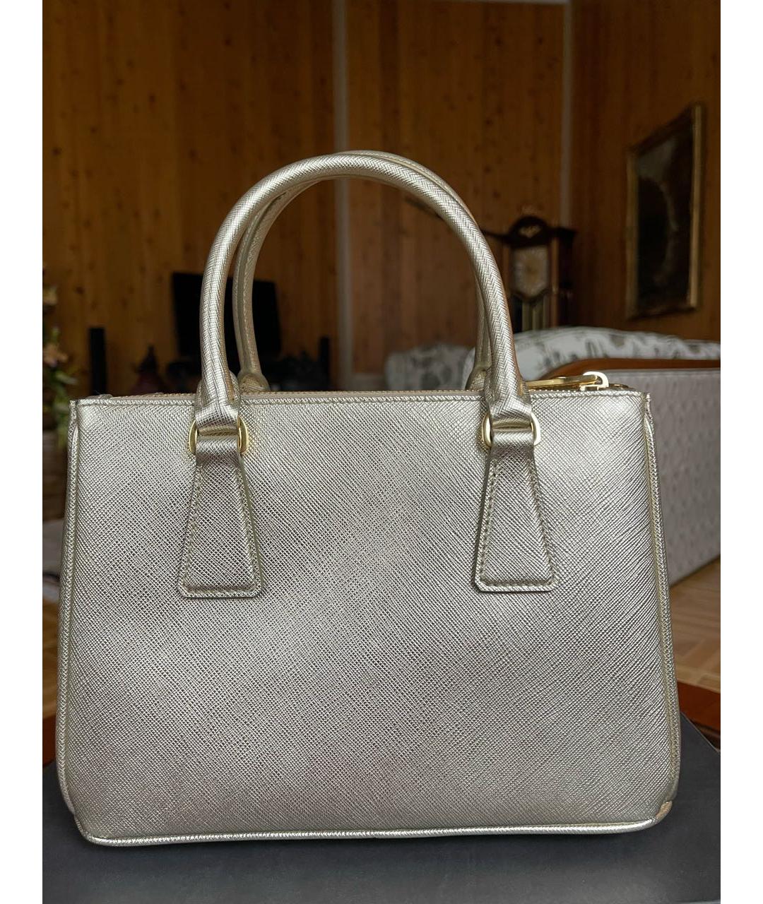 PRADA Золотая кожаная сумка тоут, фото 3