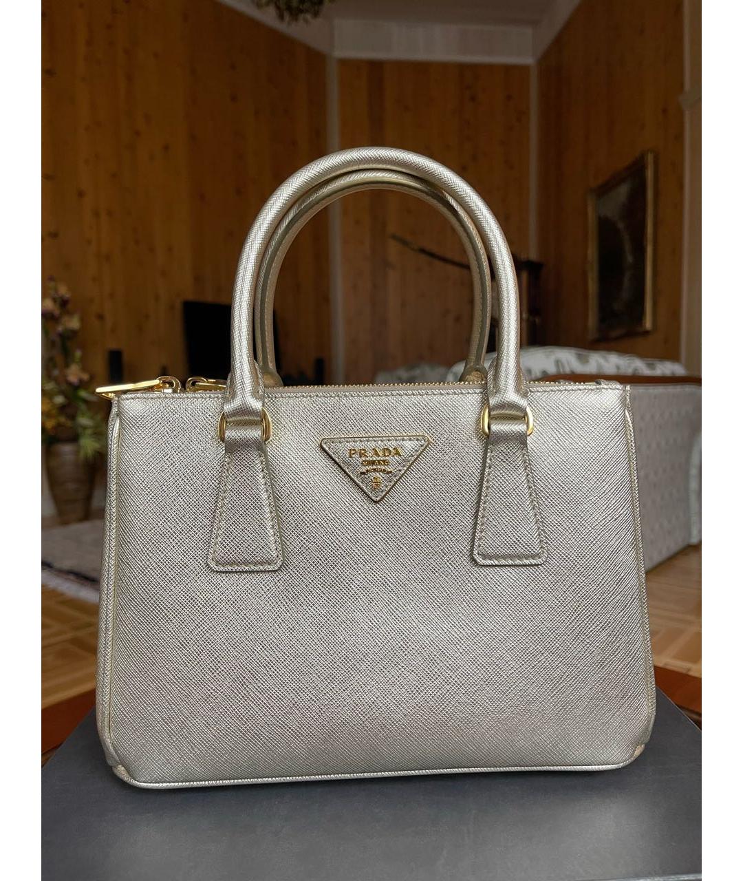 PRADA Золотая кожаная сумка тоут, фото 9
