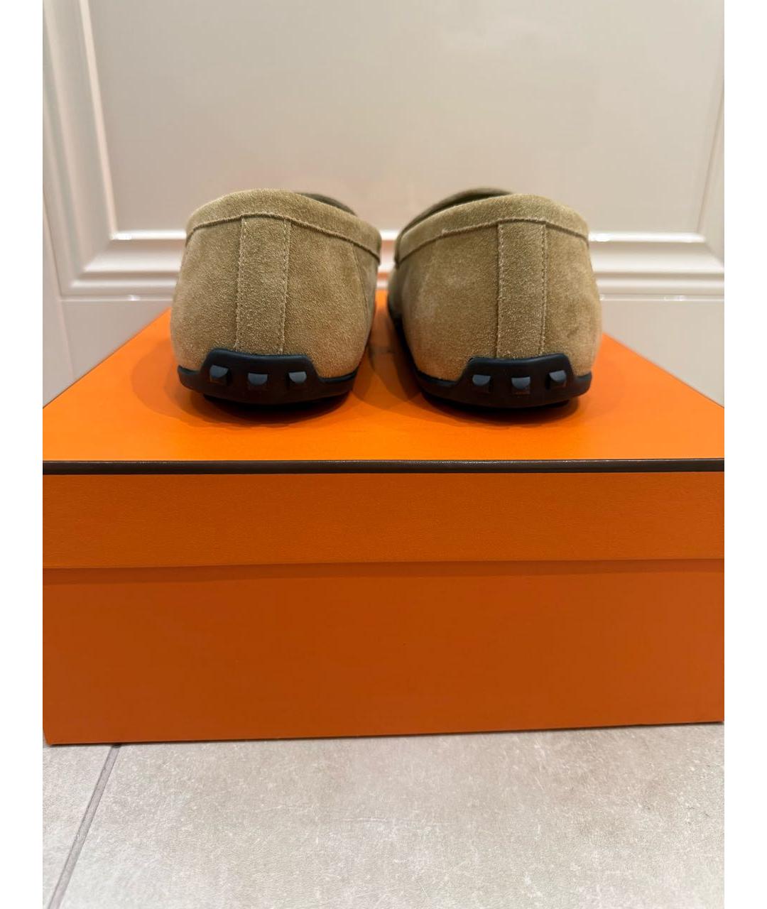 HERMES Бежевые замшевые лоферы, фото 4