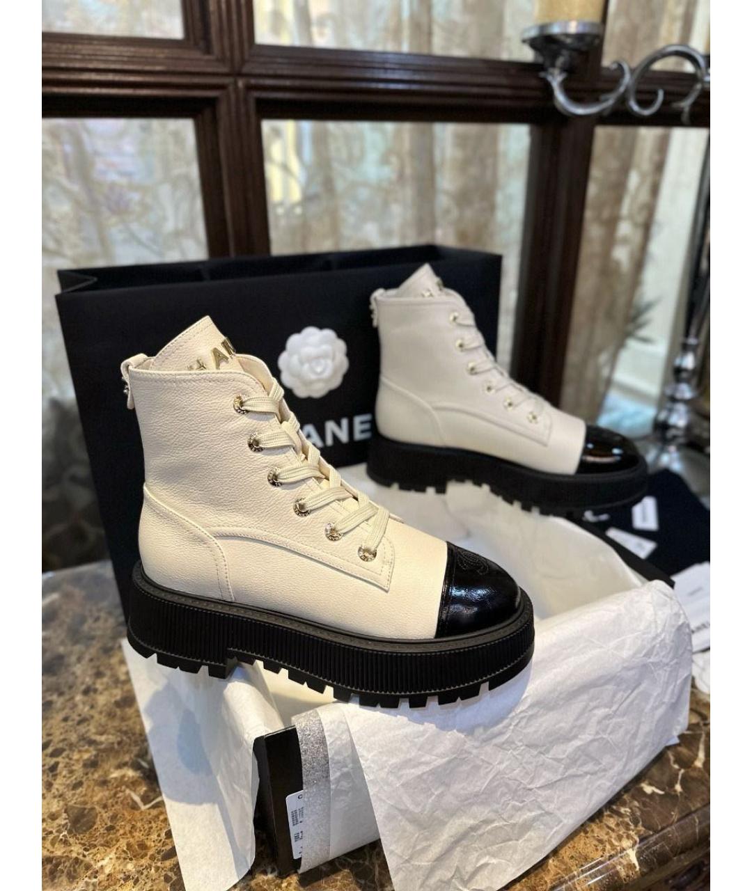 CHANEL Белые кожаные ботинки, фото 2