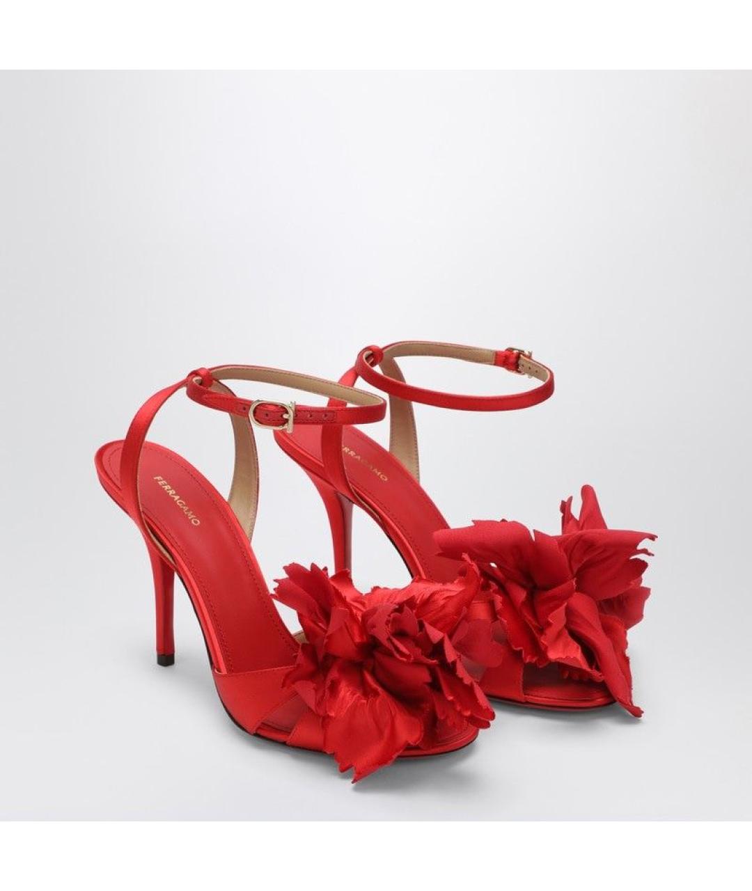 FERRAGAMO Красные текстильные босоножки, фото 2