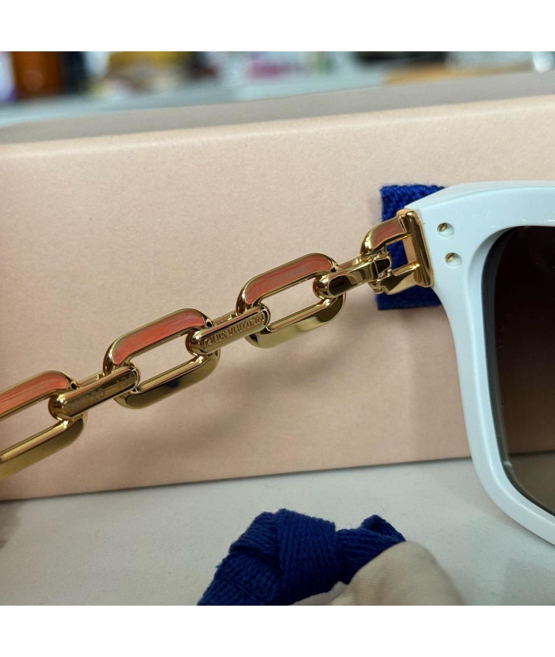 LOUIS VUITTON Белые пластиковые солнцезащитные очки, фото 7