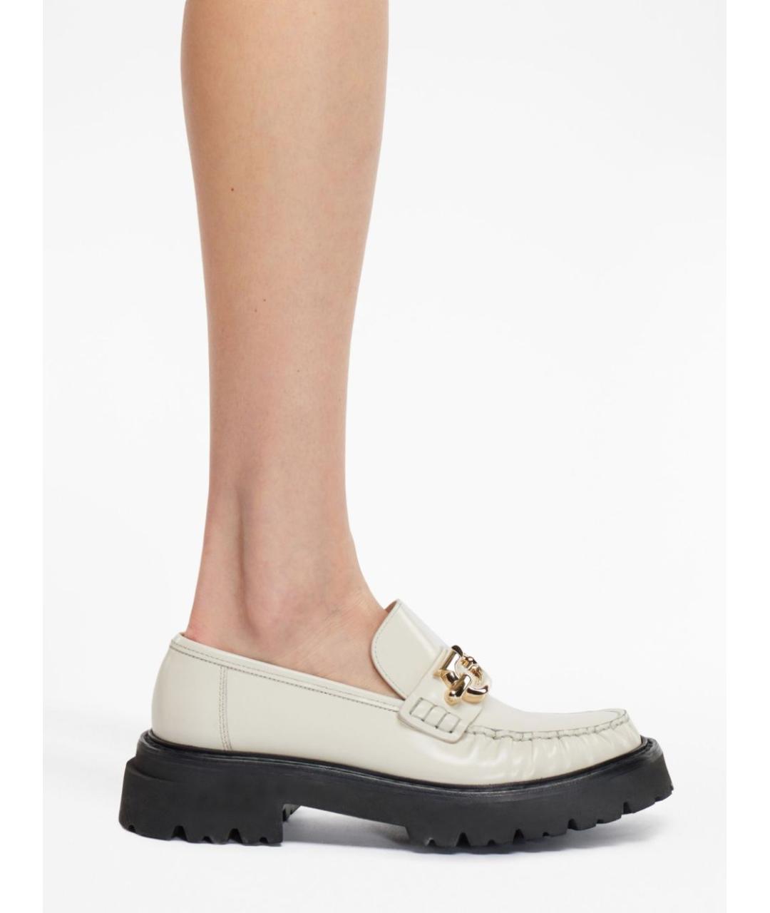 FERRAGAMO Белые кожаные лоферы, фото 2