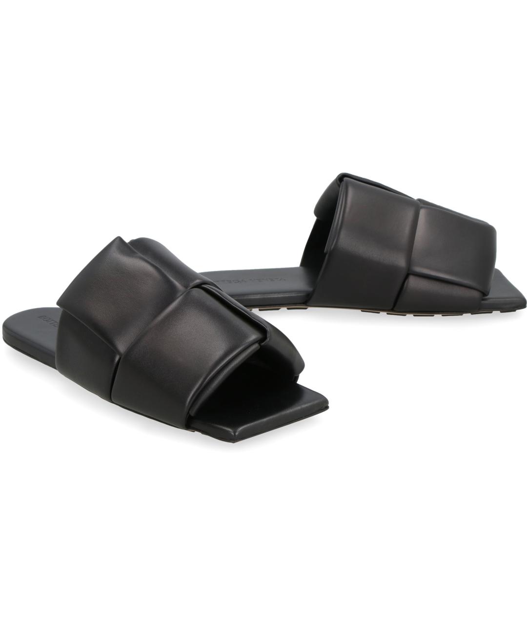 BOTTEGA VENETA Черные кожаные сандалии, фото 2