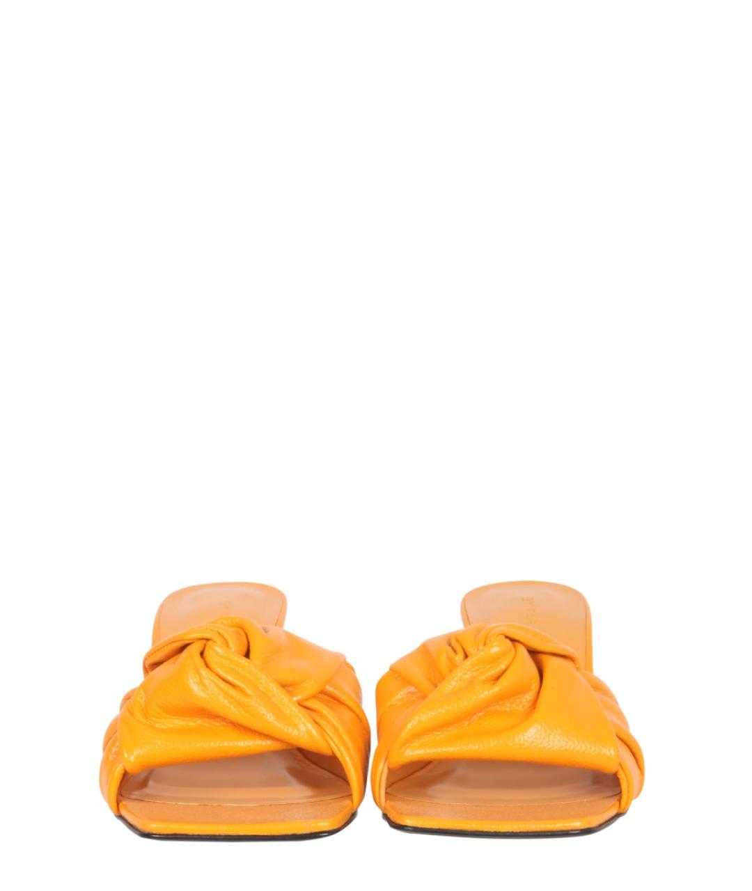BY FAR Оранжевое кожаные сандалии, фото 2