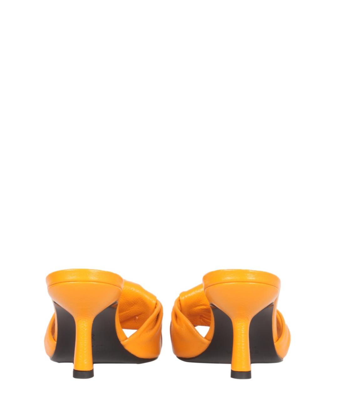 BY FAR Оранжевое кожаные сандалии, фото 3