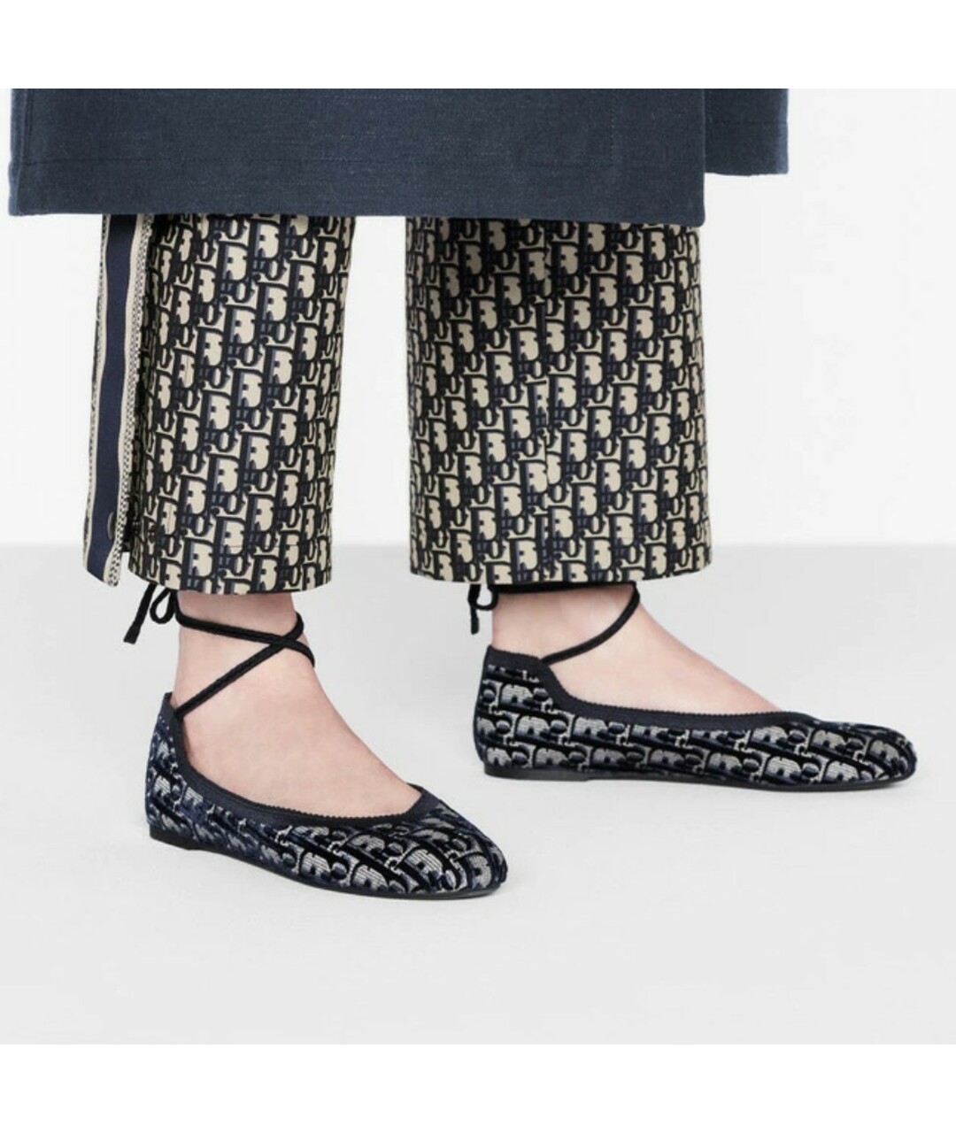CHRISTIAN DIOR Темно-синие бархатные балетки, фото 5