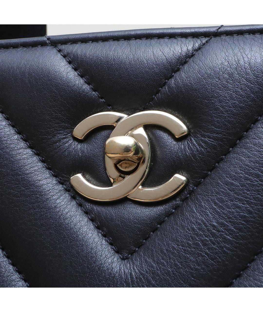 CHANEL Черная кожаная сумка тоут, фото 8